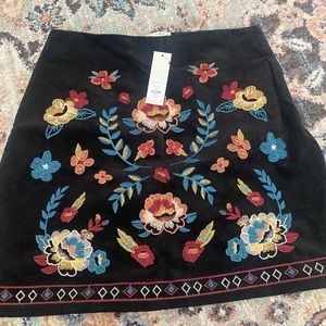 Francescas boutique embroidered skirt NWT